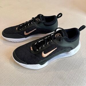 Women's Nike Zoom Court NXT HC Tennis Sneaker - Black/Bronze